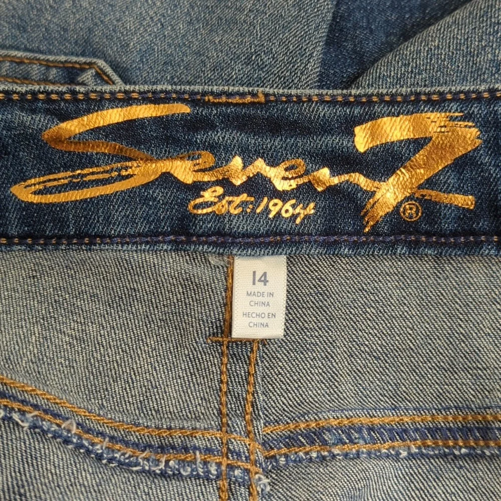 Seven 7 the Weekend Mid Rise Raw Hem Boyfriend Denim Jorts Shorts Size 14